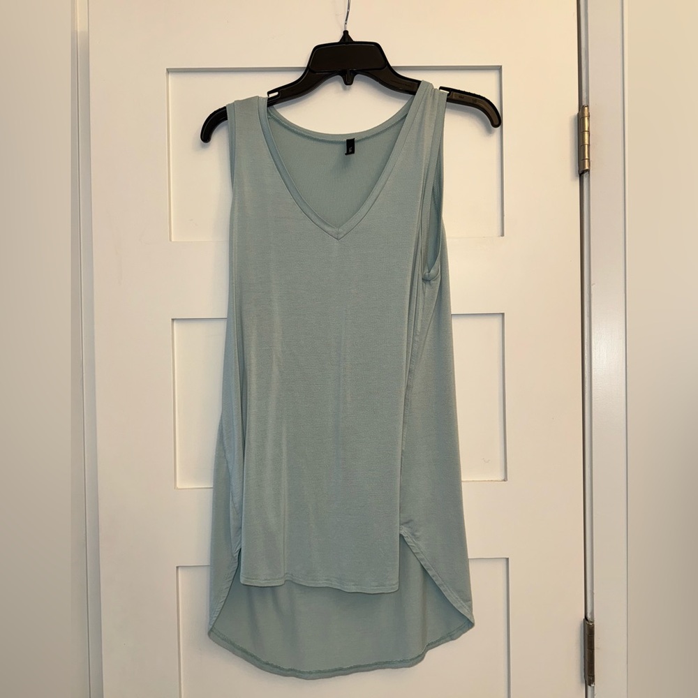 Yahada - Sleeveless V-Neck Top - Small - Green